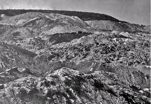 Svahová část výsypky lomu Slatinice v roce 1972