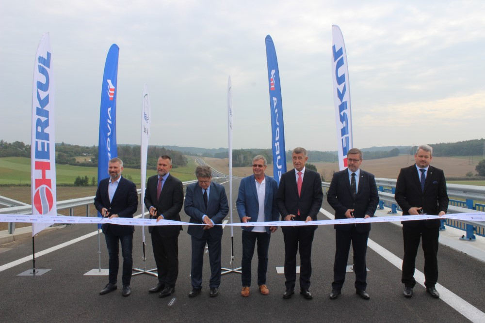 Nová komunikace u města Roudnice nad Labem