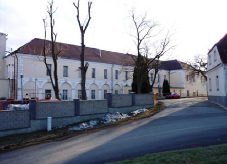 Veřejná soutěž - bývalý objekt Domova pro osoby se zdravotním postižením Hliňany