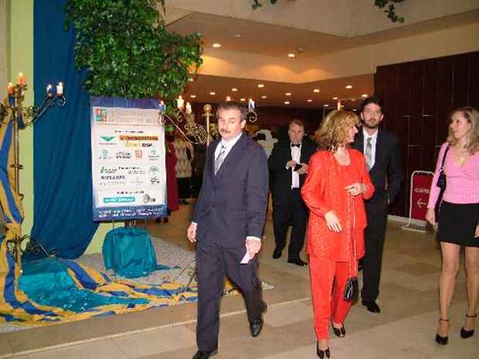 Sponzoři ve vestibulu