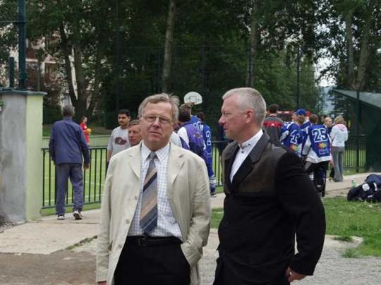 Ing. Kouda a Ing. Kubricht na sportovišti