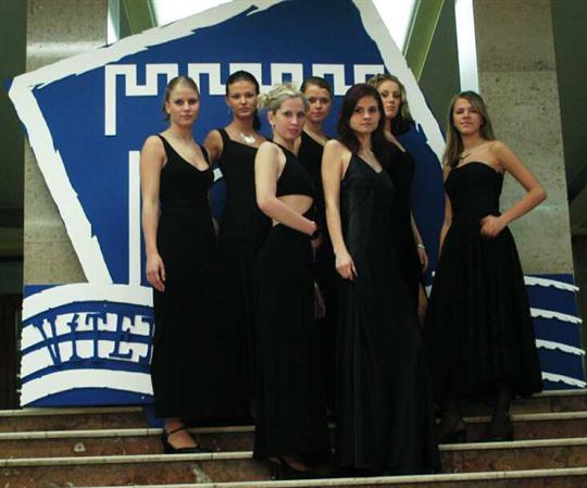 Hostesky 1.Reprezentačního plesu Ústeckého kraje