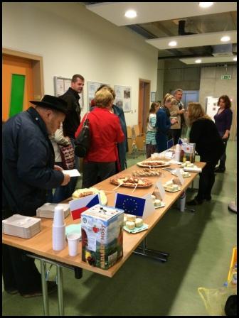 |Návštěvníci vernisáže