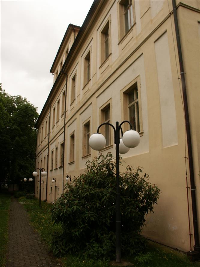 Veřejná dražba dobrovolná - zámek v Údlicích na Chomutovsku