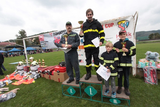 Dobrovolní hasiči převzali techniku od Ústeckého kraje