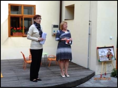 Úvodního slova se ujala i ředitelka Městské knihovny Louny Mgr. Dagmar Kučerová, která přivítala návštěvníky výstavy