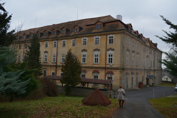 Veřejná dražba dobrovolná - Zámek v Liběšicích u Litoměřic