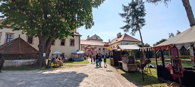 Velikonoce - stánky