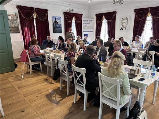 Hejtman Ústeckého kraje Jan Schiller zahajuje jednání Regionální stálé konference Ústeckého kraje