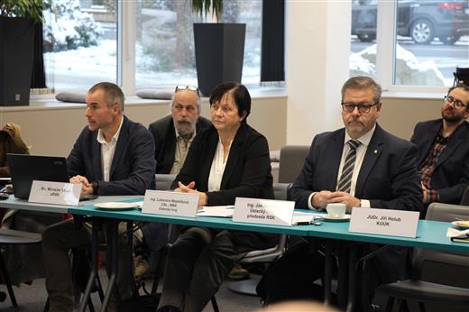 Miroslav Vlach (člen sekretariátu RSK), Lubomíra Mejstříková (náměstkyně hejtmana pro oblast životního prostředí) a Jan Schiller (hejtman Ústeckého kraje),